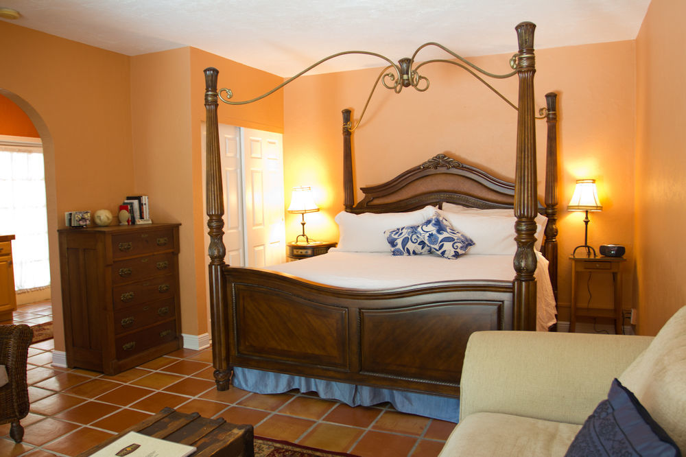 Mango Inn Bed And Breakfast Lake Worth Beach Exterior photo